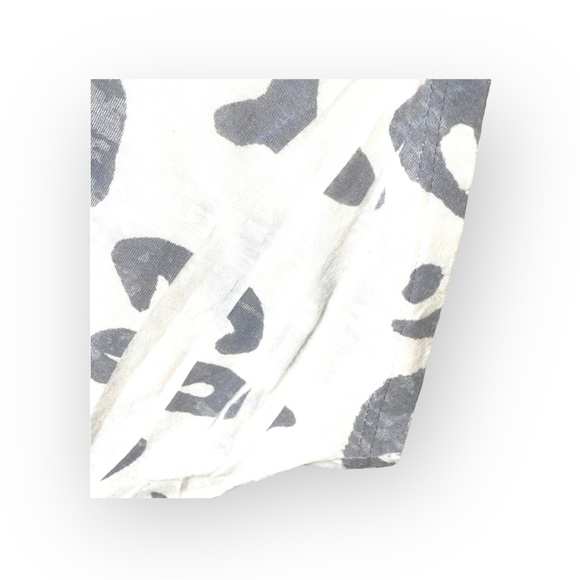 Blanc Noir ❤︎︎ Animal Print Sublimation Burnout Off Shoulder Tee ❤︎︎ B / W Large - Picture 8 of 16